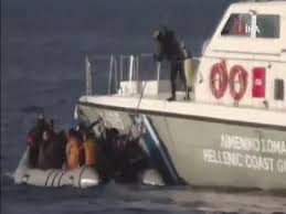 Yunan sahil güvenliği mülteci botuna ateş açtı